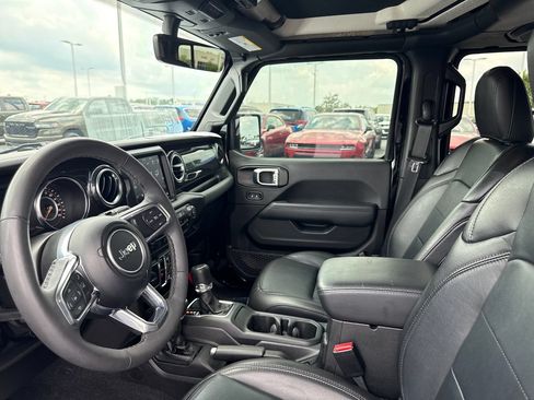 Used 2023 Jeep Wrangler Unlimited Sahara AWD/4WD image 12