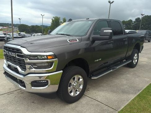 Used 2026 RAM 2500 Big Horn AWD/4WD image 3