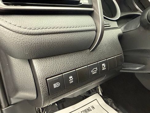 Used 2022 Toyota Camry XLE FWD image 20
