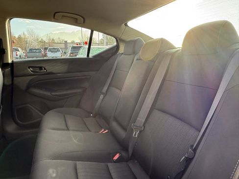 Used 2024 Nissan Altima 2.5 SV image 24