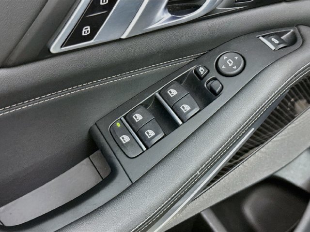 Used 2025 BMW X5 M60i AWD/4WD image 18