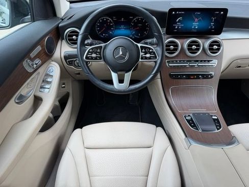Used 2022 Mercedes-Benz GLC 300 4MATIC image 11