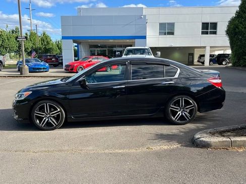 Used 2017 Honda Accord Sport Special Edition image 4