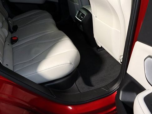 Certified 2025 Acura RDX w/ Technology Package image 32