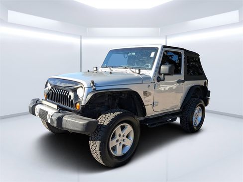 Used 2012 Jeep Wrangler Sahara w/ Connectivity Group image 8