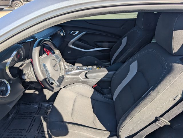 Used 2021 Chevrolet Camaro LT w/ Technology Package RWD image 11