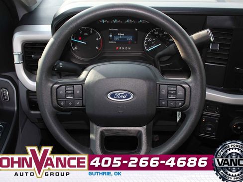 Used 2025 Ford F350 XLT AWD/4WD image 32