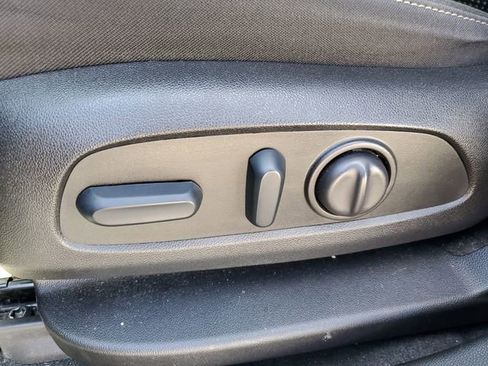 Used 2023 GMC Acadia SLE w/ Driver Convenience Package image 21