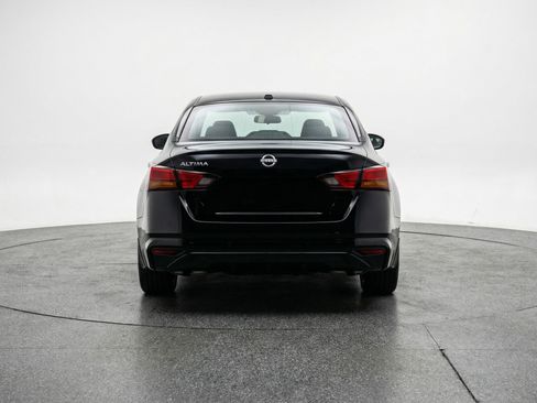 Used 2025 Nissan Altima 2.5 SV image 7