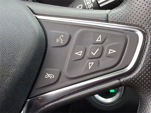 Used 2021 Chevrolet Equinox LT image 18