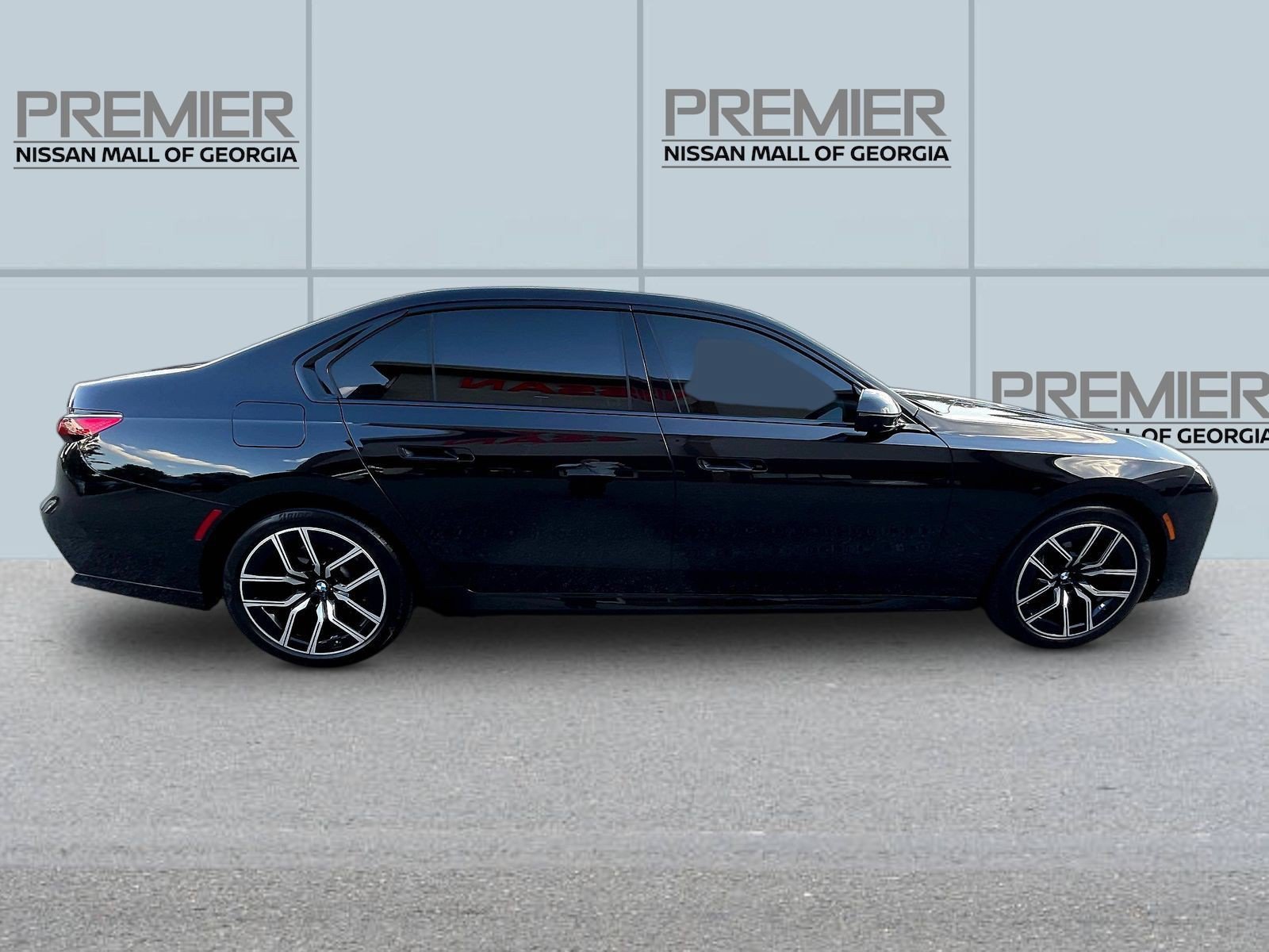Used 2024 BMW 740i RWD image 8