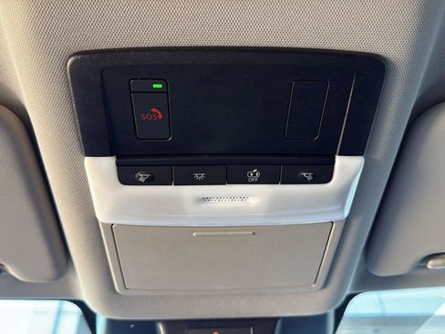 Used 2023 Nissan Rogue SV image 30