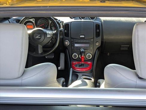 Used 2009 Nissan 370Z Touring w/ Sport Pkg image 17