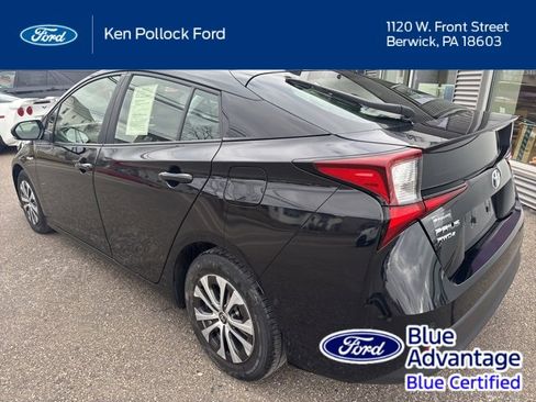 Used 2022 Toyota Prius LE image 8