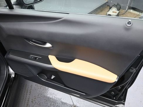 Used 2025 Lexus UX 300h AWD w/ Cold Area Package image 38