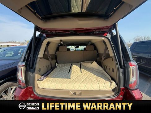 Used 2017 GMC Yukon SLE w/ SLE Value Package image 16