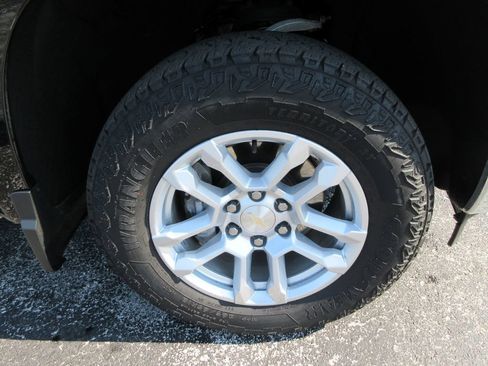 Certified 2024 Chevrolet Silverado 1500 LT AWD/4WD image 10