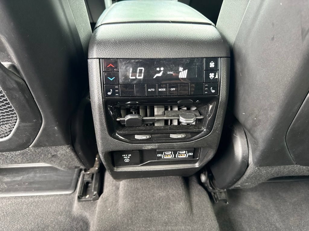 Used 2021 Jeep Grand Cherokee L Limited AWD/4WD image 21