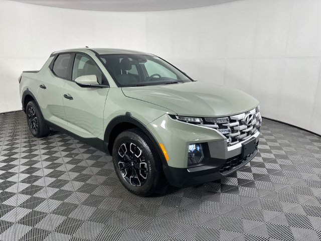 Used 2024 Hyundai Santa Cruz SE AWD/4WD image 2