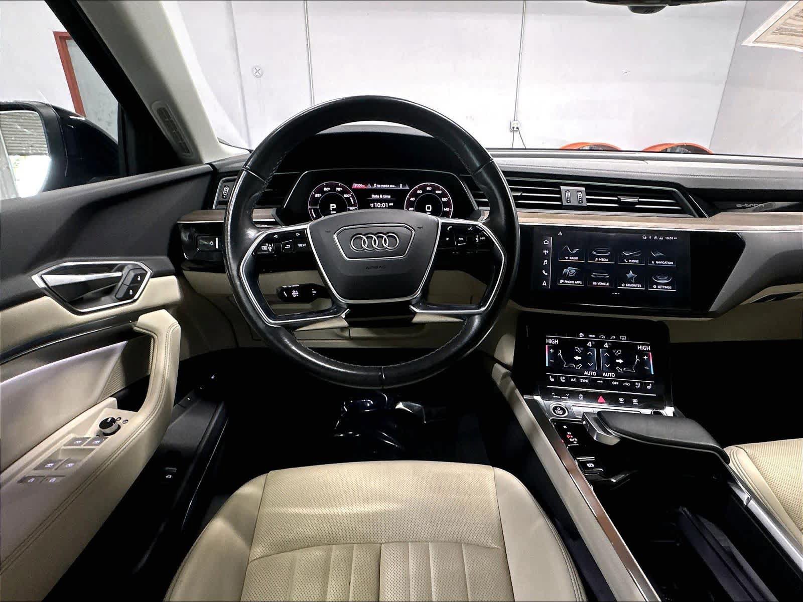 Used 2023 Audi Q8 Premium Plus AWD/4WD image 8