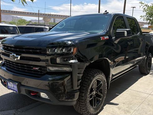 Used 2020 Chevrolet Silverado 1500 LT Trail Boss AWD/4WD image 14