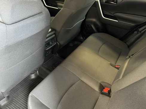 Used 2022 Toyota RAV4 LE AWD/4WD image 12
