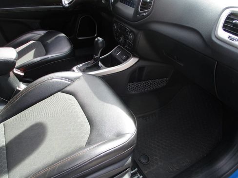 Used 2018 Jeep Compass Latitude w/ Popular Equipment Group image 9