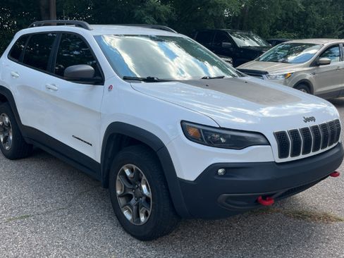 Used 2019 Jeep Cherokee Trailhawk w/ Comfort/Convenience Group AWD/4WD image 2