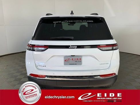 New 2025 Jeep Grand Cherokee Limited image 6