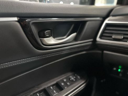 Used 2018 Honda Clarity Plug-In Hybrid image 24