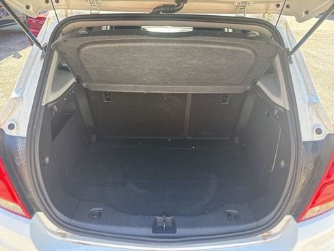 Used 2022 Chevrolet Trax LT w/ LT Convenience Package image 15