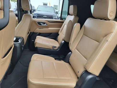 Certified 2023 Chevrolet Suburban Premier w/ Premium Package 2 AWD/4WD image 26