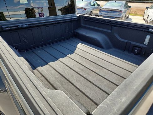 Used 2020 Jeep Gladiator Overland image 8