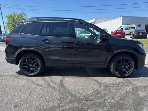 Certified 2024 Honda Passport Black Edition image 2