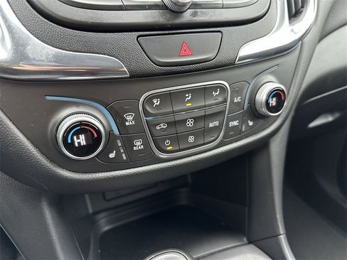 Used 2019 Chevrolet Equinox LT image 19