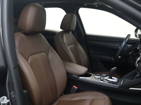 Used 2022 Alfa Romeo Stelvio Ti w/ Active Assist Plus Package image 18