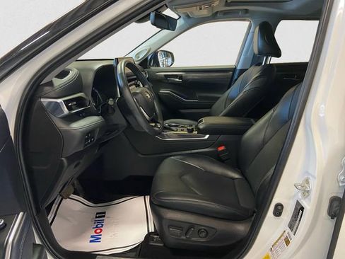 Used 2022 Toyota Highlander Limited image 10