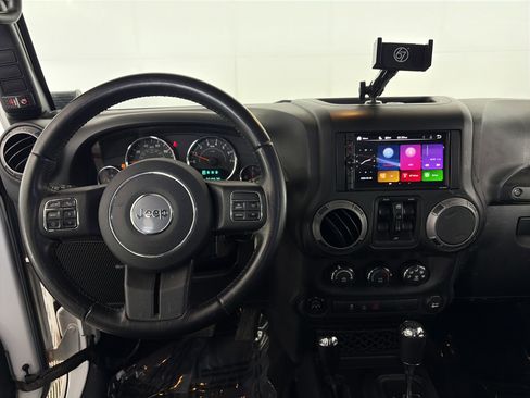 Used 2017 Jeep Wrangler Unlimited Sport w/ Quick Order Package 24S AWD/4WD image 3