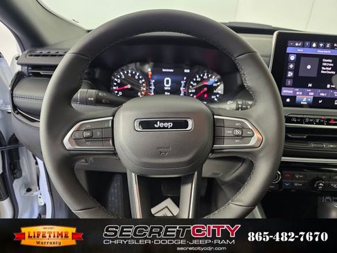 New 2026 Jeep Compass Latitude image 15