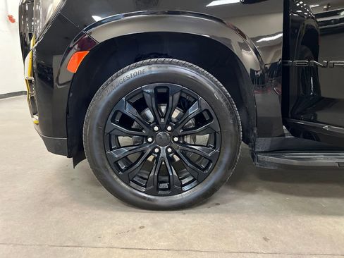 Used 2021 GMC Yukon XL Denali AWD/4WD image 31