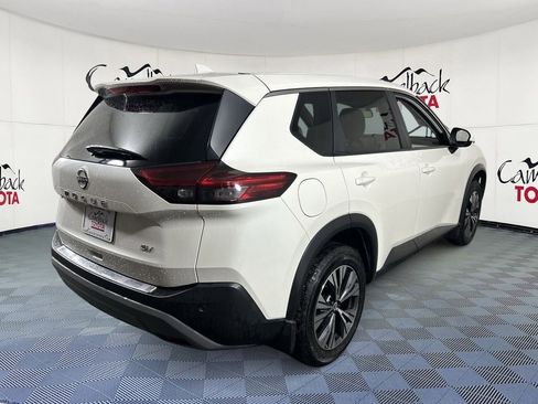 Used 2023 Nissan Rogue SV image 7