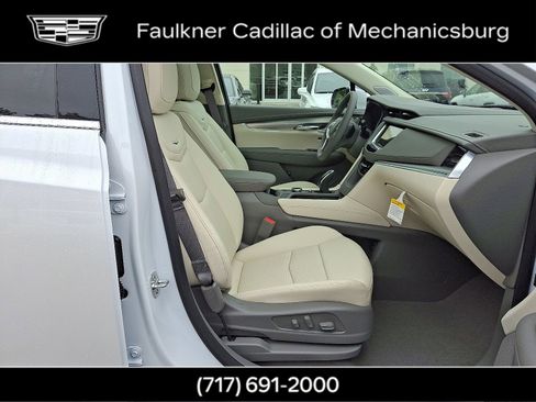 New 2025 Cadillac XT5 Premium Luxury AWD/4WD image 18