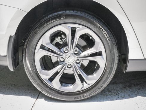 Certified 2023 Honda Accord EX image 13