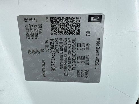 Used 2018 Chevrolet Express 2500 image 20