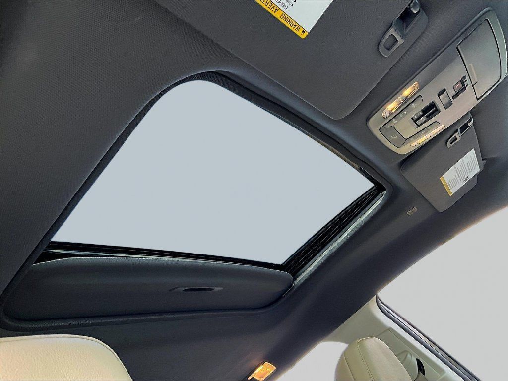 Used 2022 Toyota Sienna XLE w/ XLE Plus Package AWD/4WD image 23