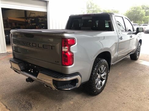Used 2023 Chevrolet Silverado 1500 LT w/ Z71 Off-Road Package AWD/4WD image 3