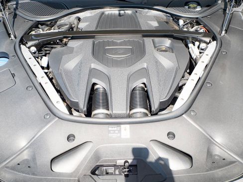 Certified 2025 Porsche Panamera 4 image 33