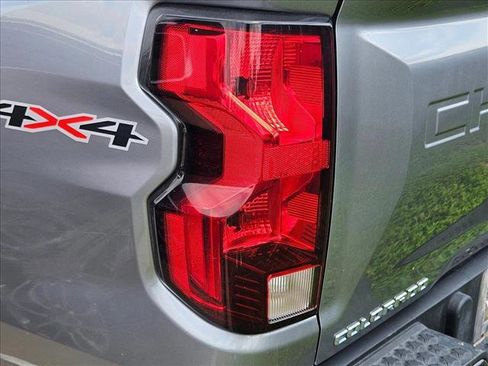 Used 2024 Chevrolet Colorado W/T AWD/4WD image 12