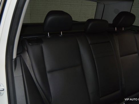 Used 2015 Mercedes-Benz GLK 350 2WD image 23