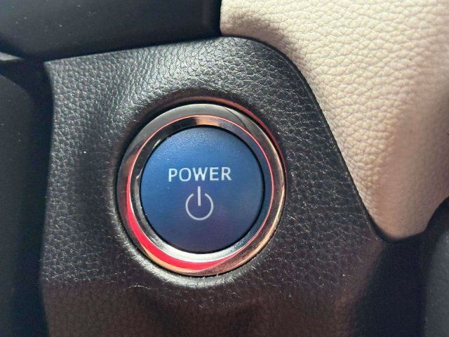 Used 2021 Toyota RAV4 XLE AWD/4WD image 22